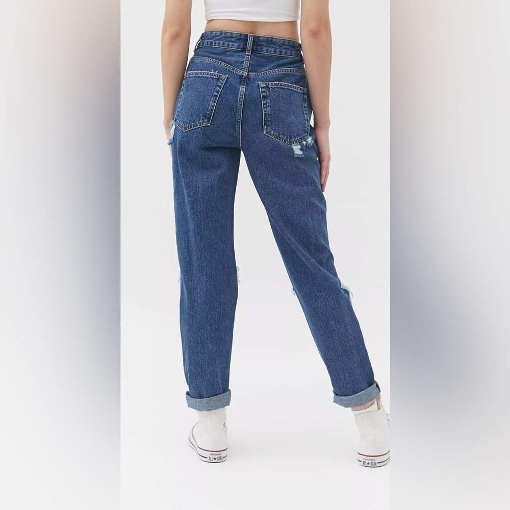 BDG High-Waisted Mom Jean – Distressed - Picture 2 of 9